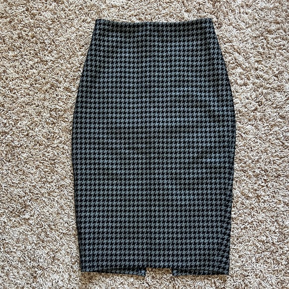 Express Houndstooth Pencil Skirt - Picture 2 of 10